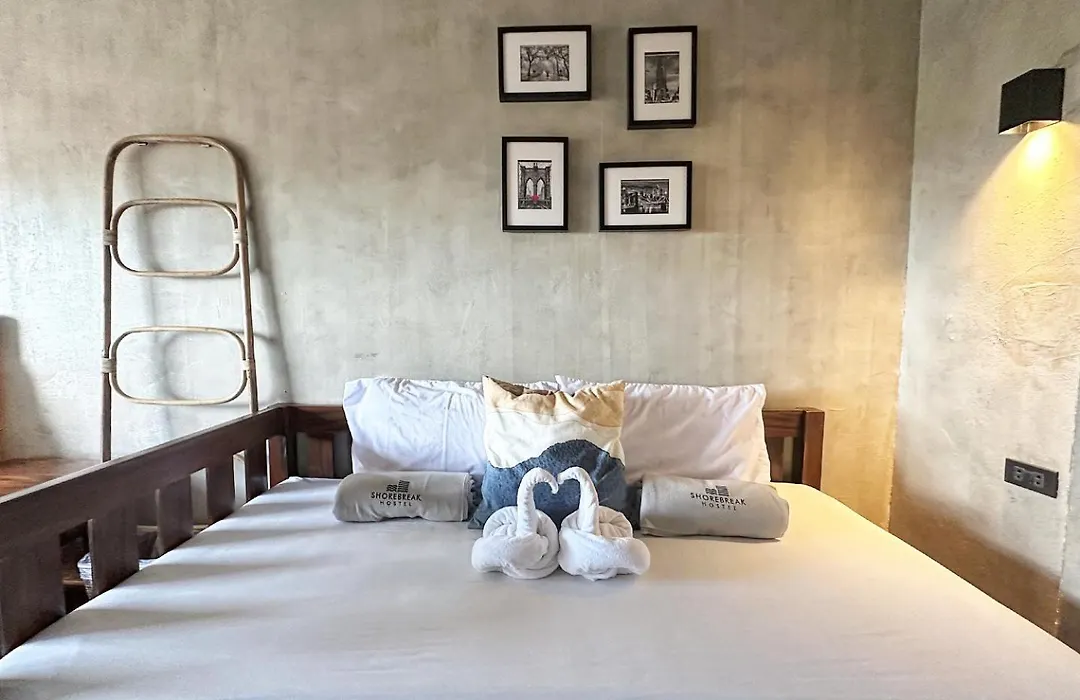 Shorebreak Hostel San Juan La Union-1